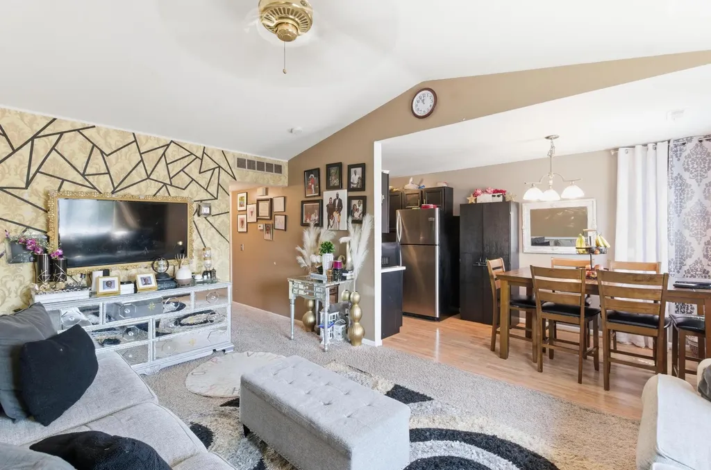 30813 Hidden Pines Lane Roseville City MI 48066