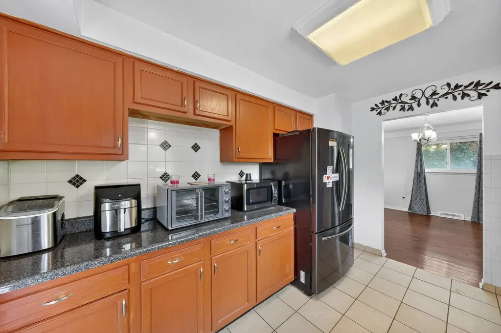23100 Mapleridge Drive Southfield City MI 48075
