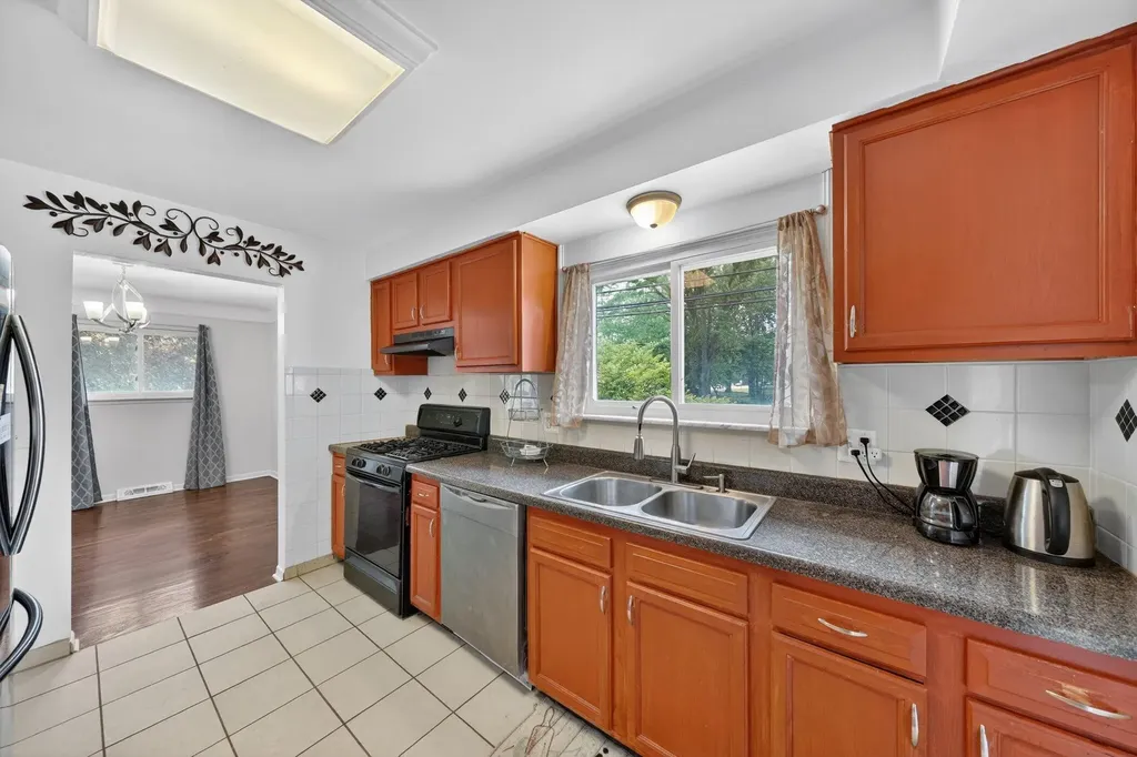 23100 Mapleridge Drive Southfield City MI 48075