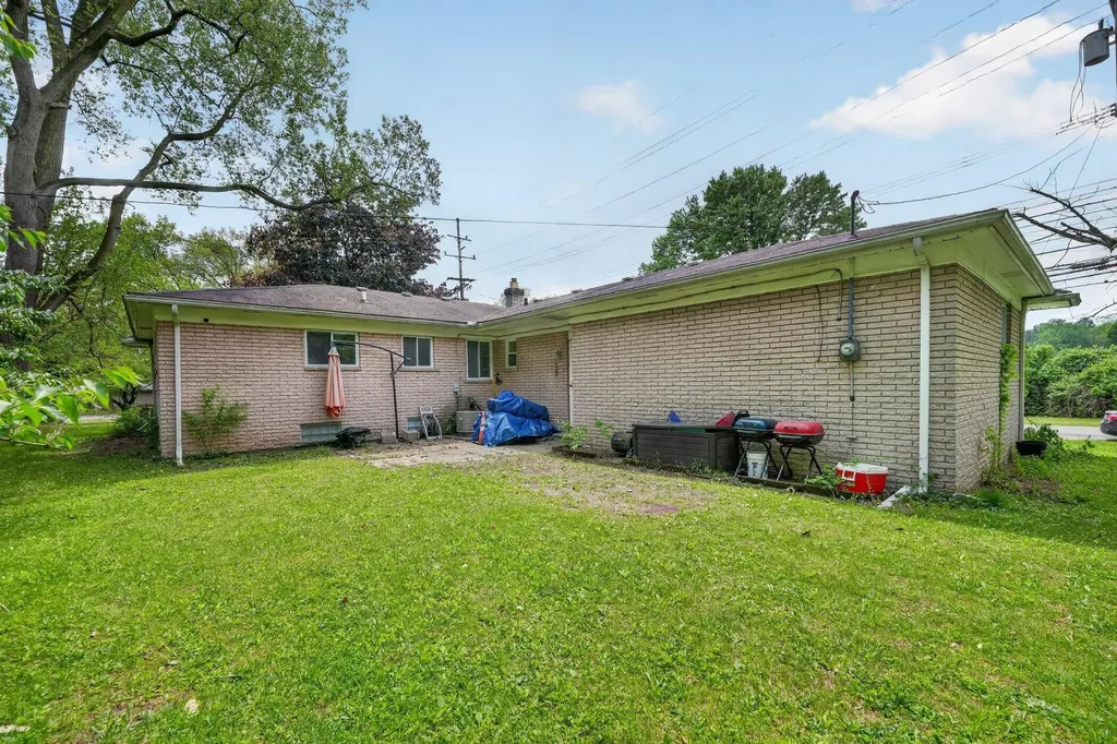 23100 Mapleridge Drive Southfield City MI 48075