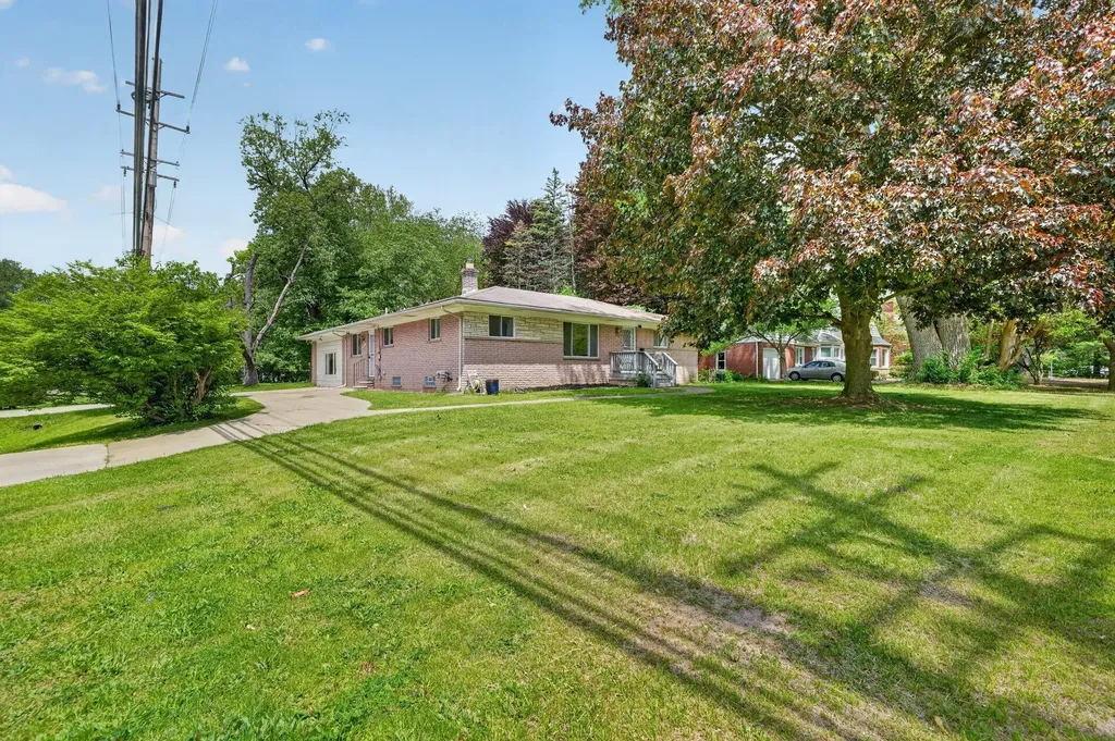 23100 Mapleridge Drive Southfield City MI 48075