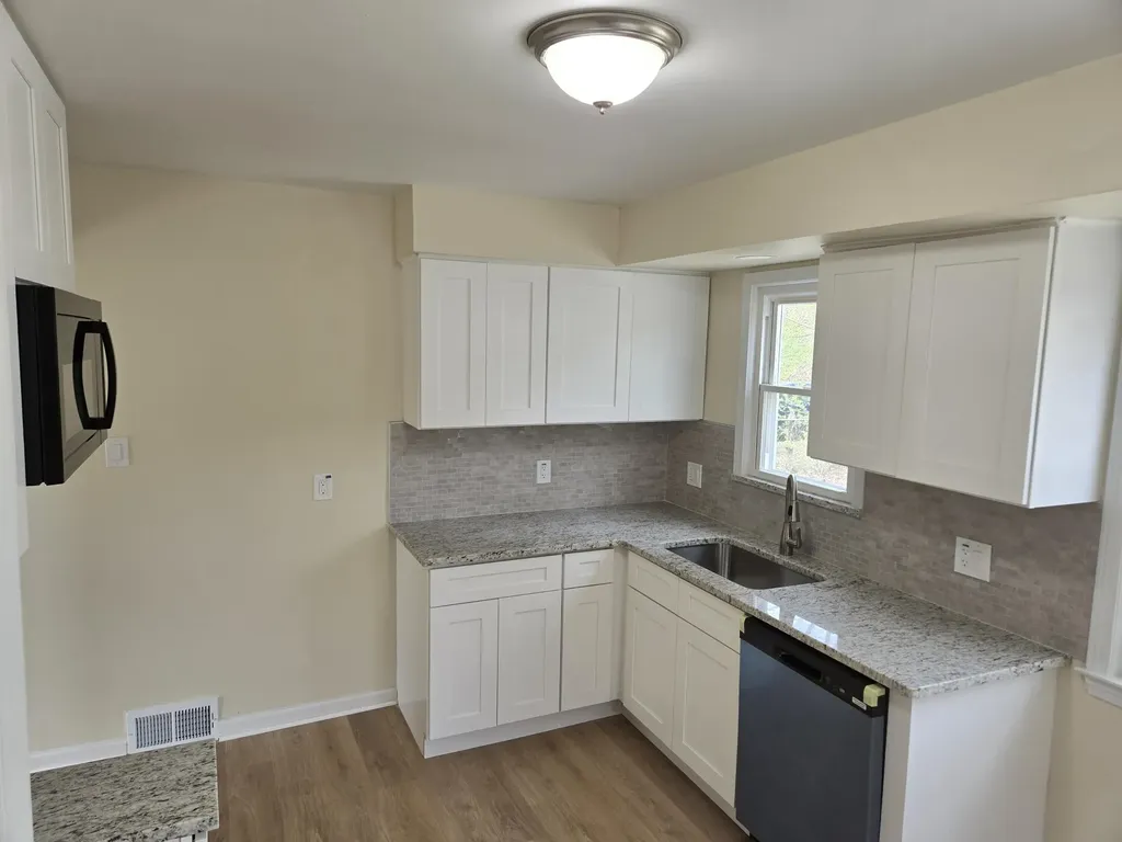 9634 Inkster Road Redford Charter Township MI 48239