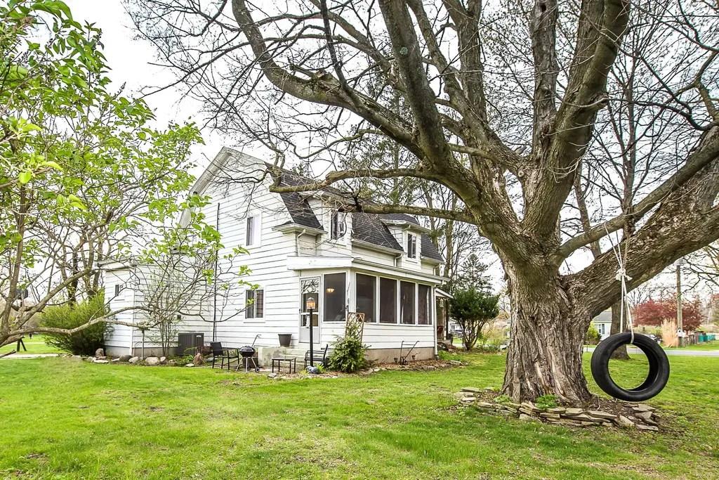 8415 Huron River Drive Webster Township MI 48130