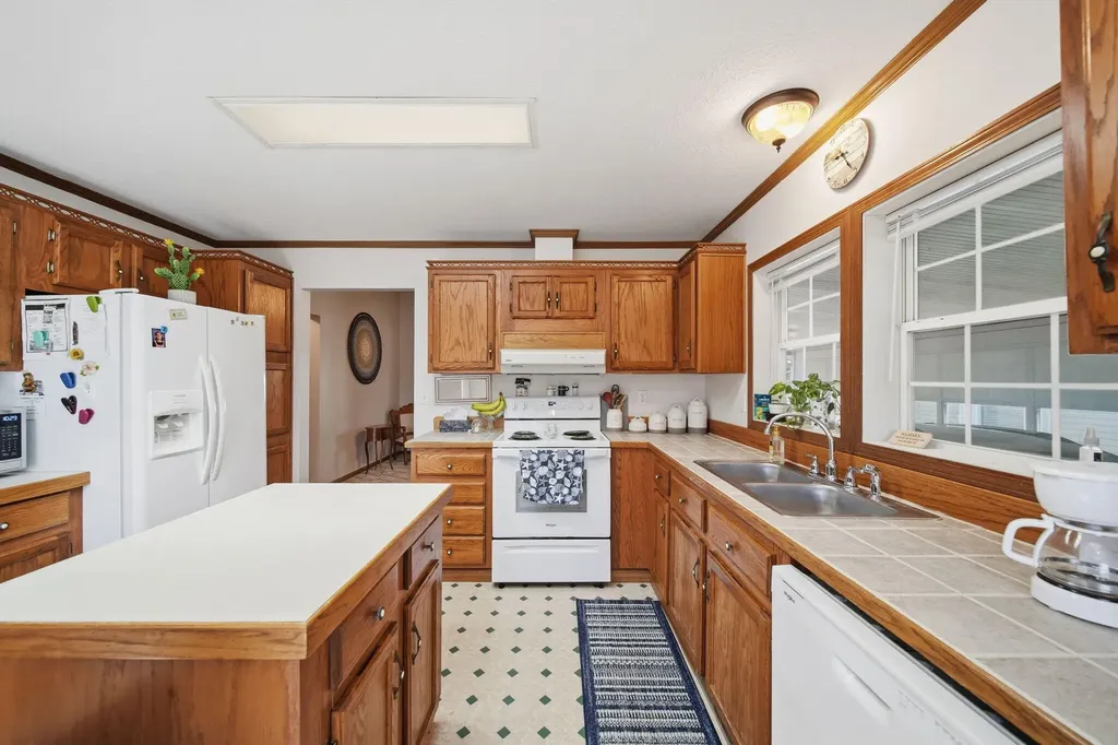 448 Raisin River Drive Adrian City MI 49221