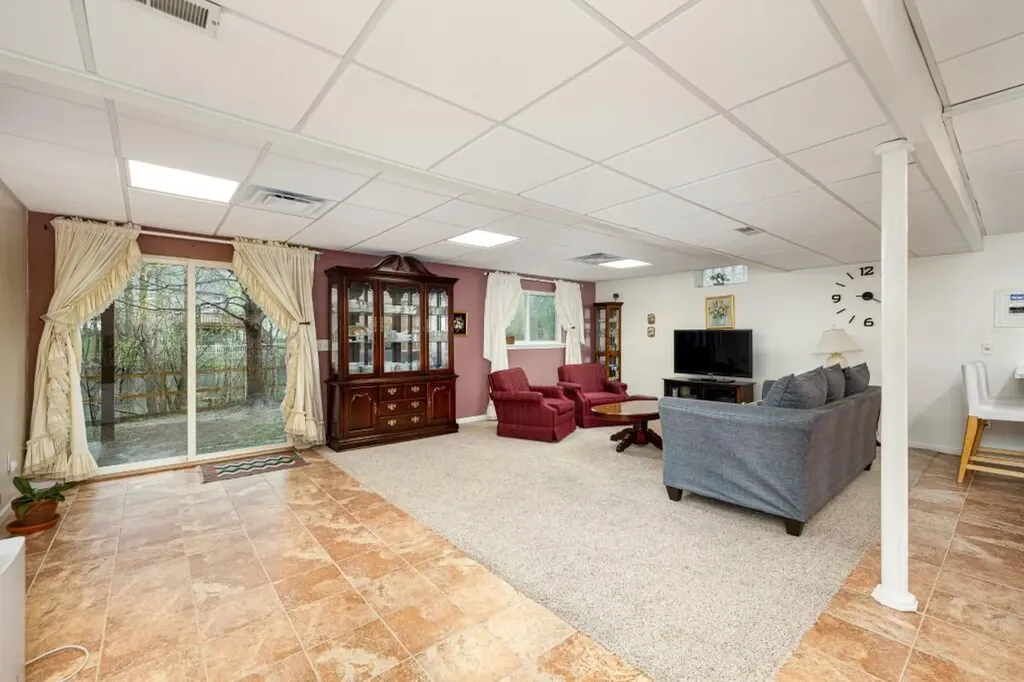 3339 Elsinore Court Ann Arbor City MI 48105