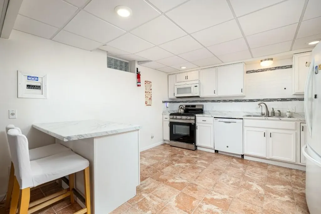 3339 Elsinore Court Ann Arbor City MI 48105