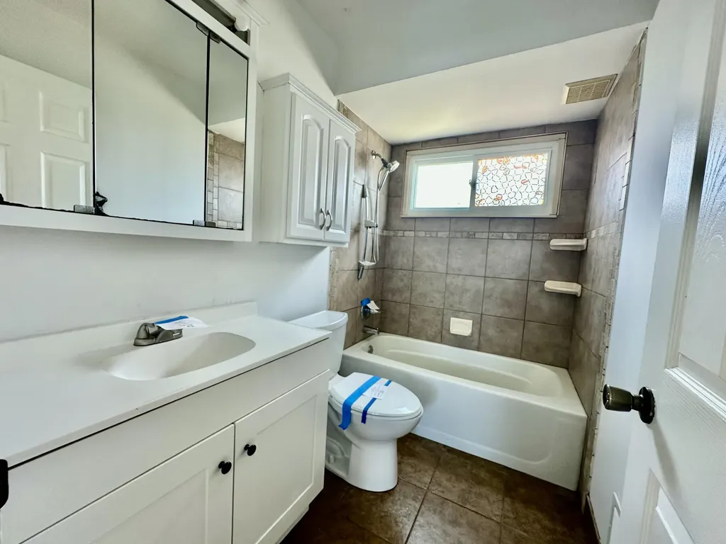 31700 Lafler Rockwood City MI 48173