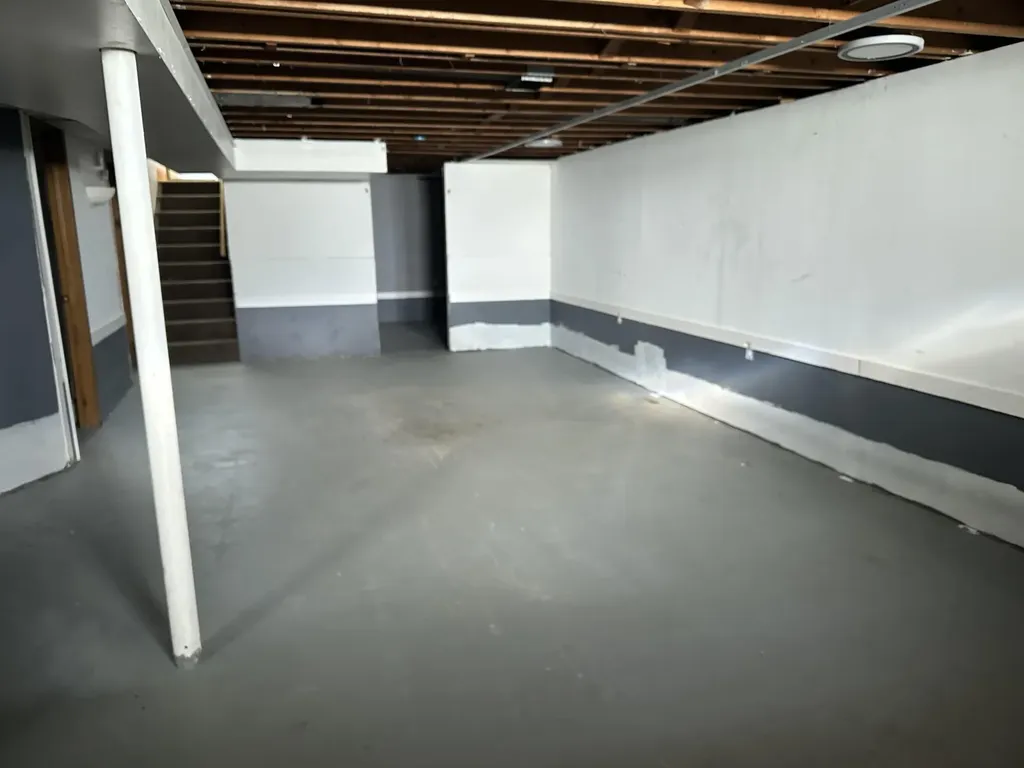 31700 Lafler Rockwood City MI 48173