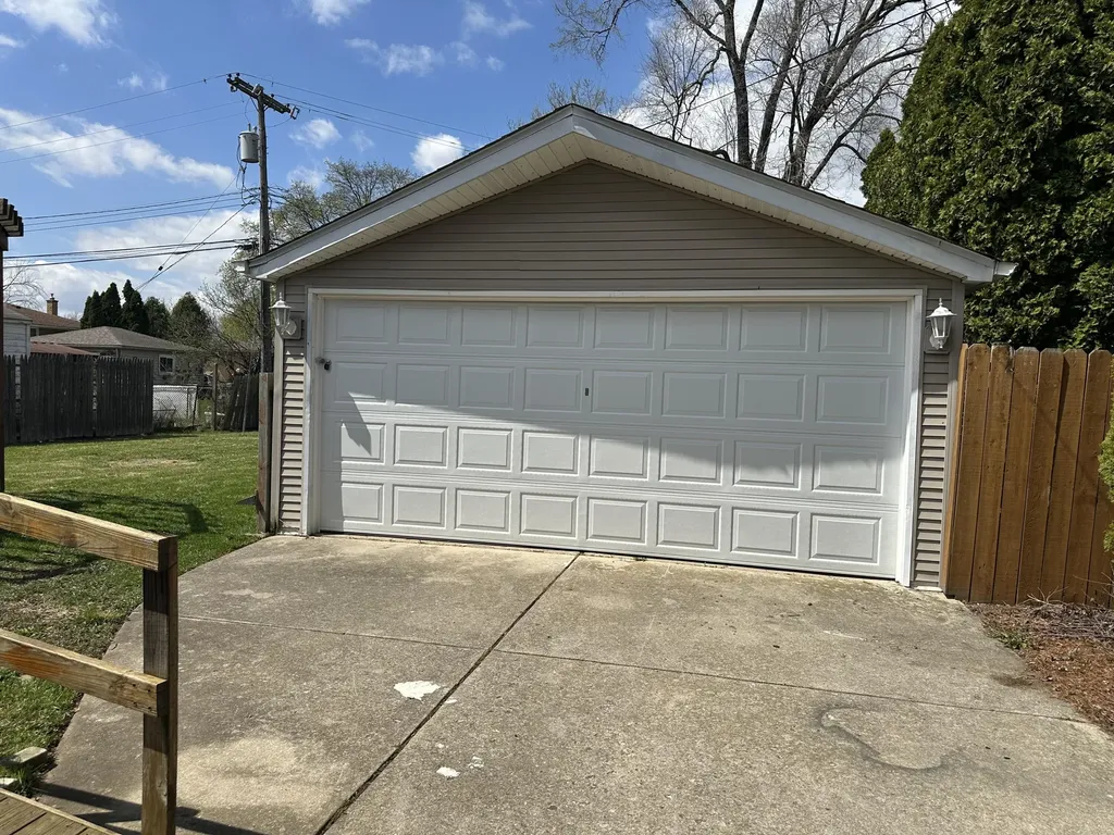 31700 Lafler Rockwood City MI 48173