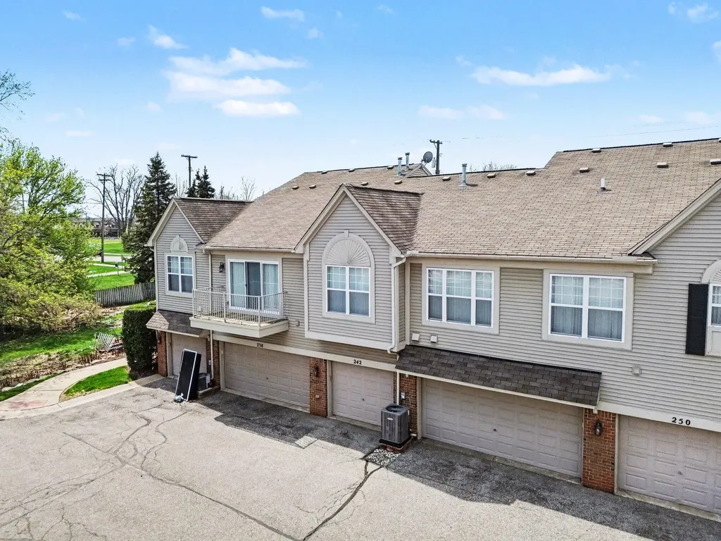 242 N Wixom Road Wixom City MI 48393