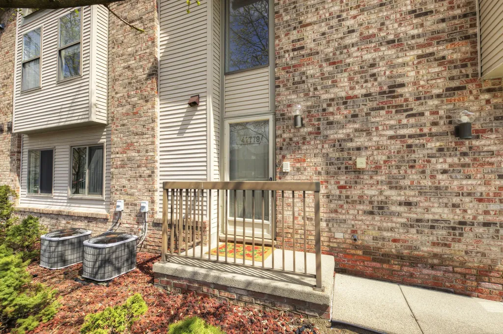 42779 Lilley Pointe Drive Canton Charter Township MI 48187