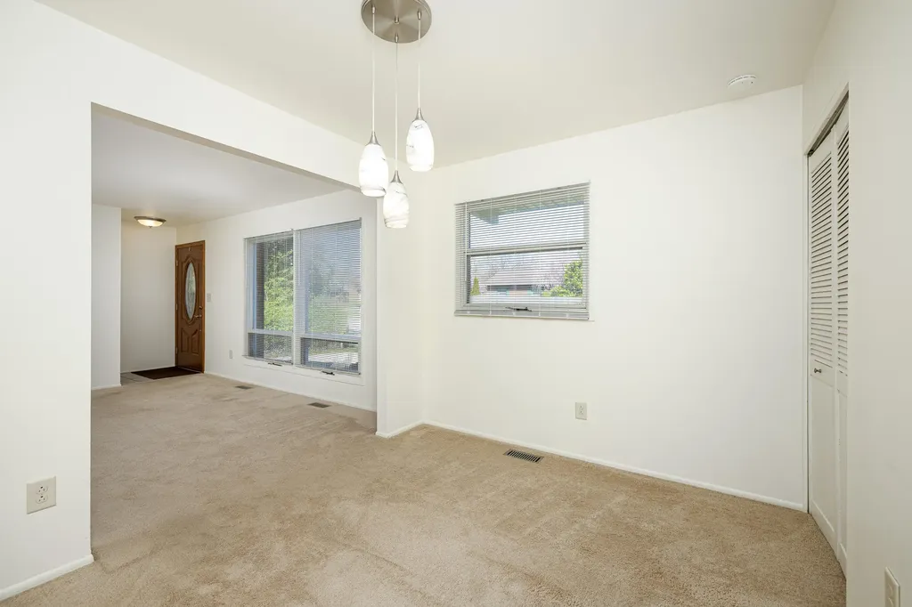 350 Hollywood Drive Saline City MI 48176