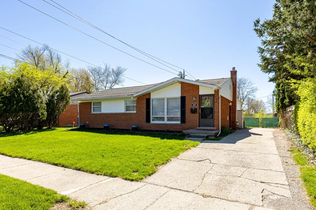350 Hollywood Drive Saline City MI 48176