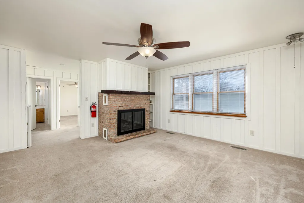 350 Hollywood Drive Saline City MI 48176