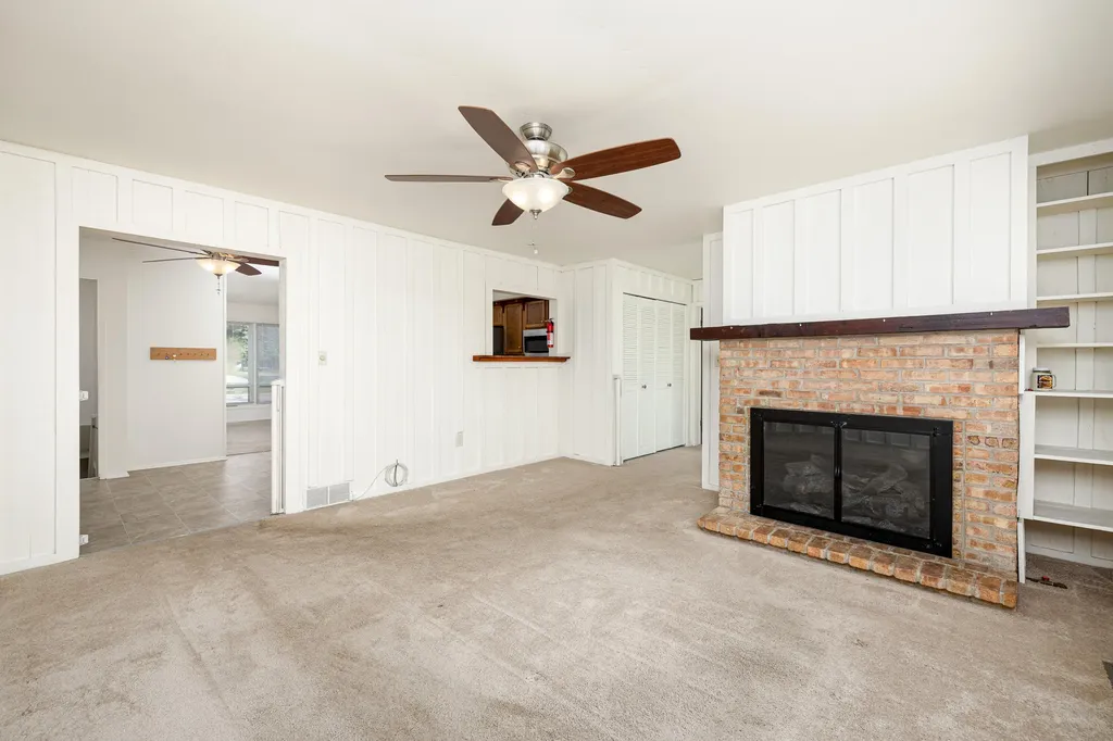 350 Hollywood Drive Saline City MI 48176