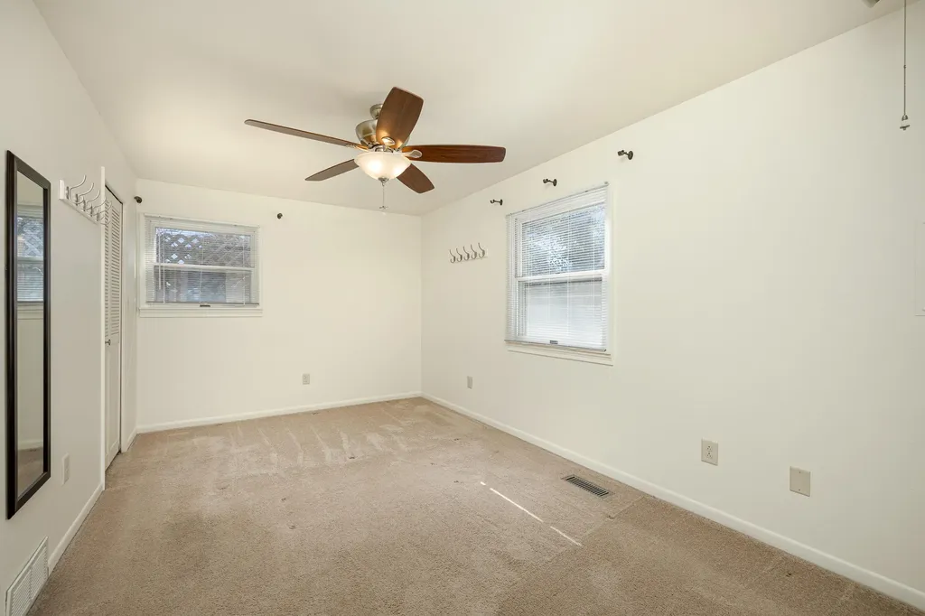 350 Hollywood Drive Saline City MI 48176