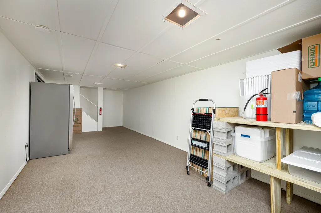 350 Hollywood Drive Saline City MI 48176