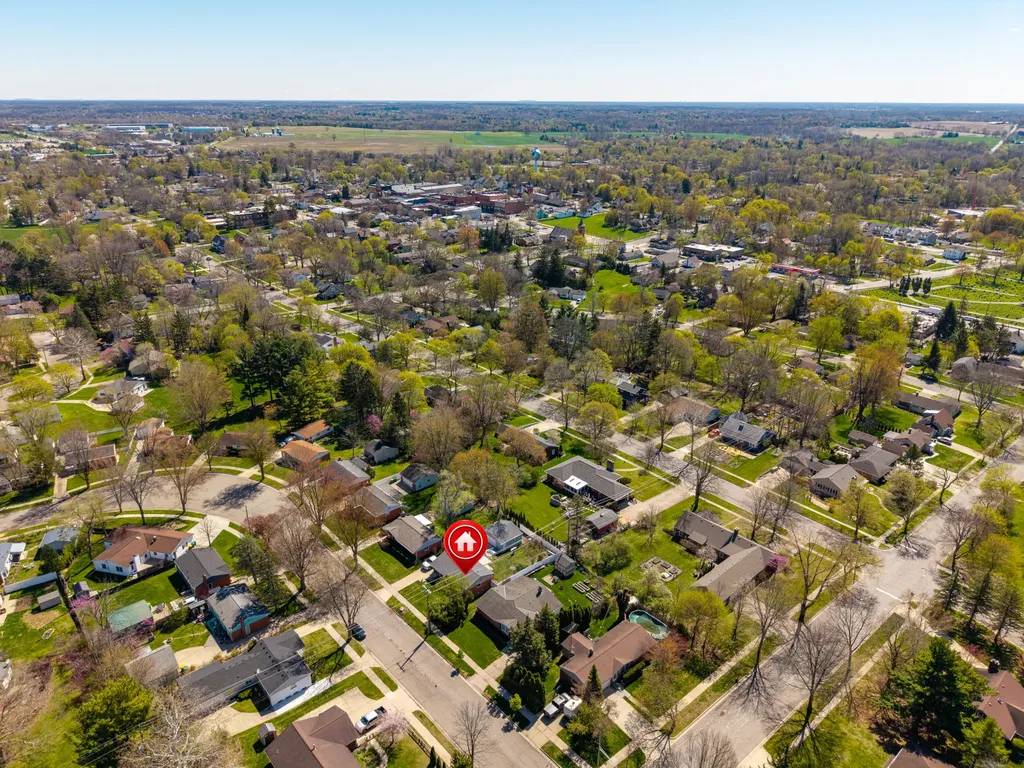 350 Hollywood Drive Saline City MI 48176