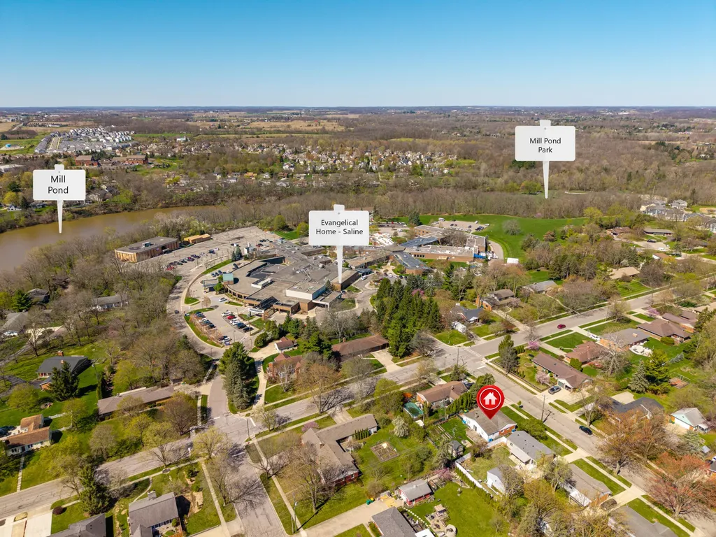 350 Hollywood Drive Saline City MI 48176