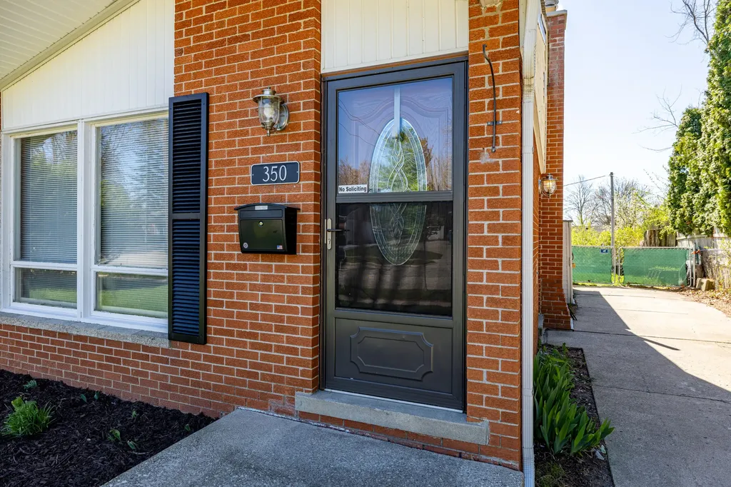 350 Hollywood Drive Saline City MI 48176
