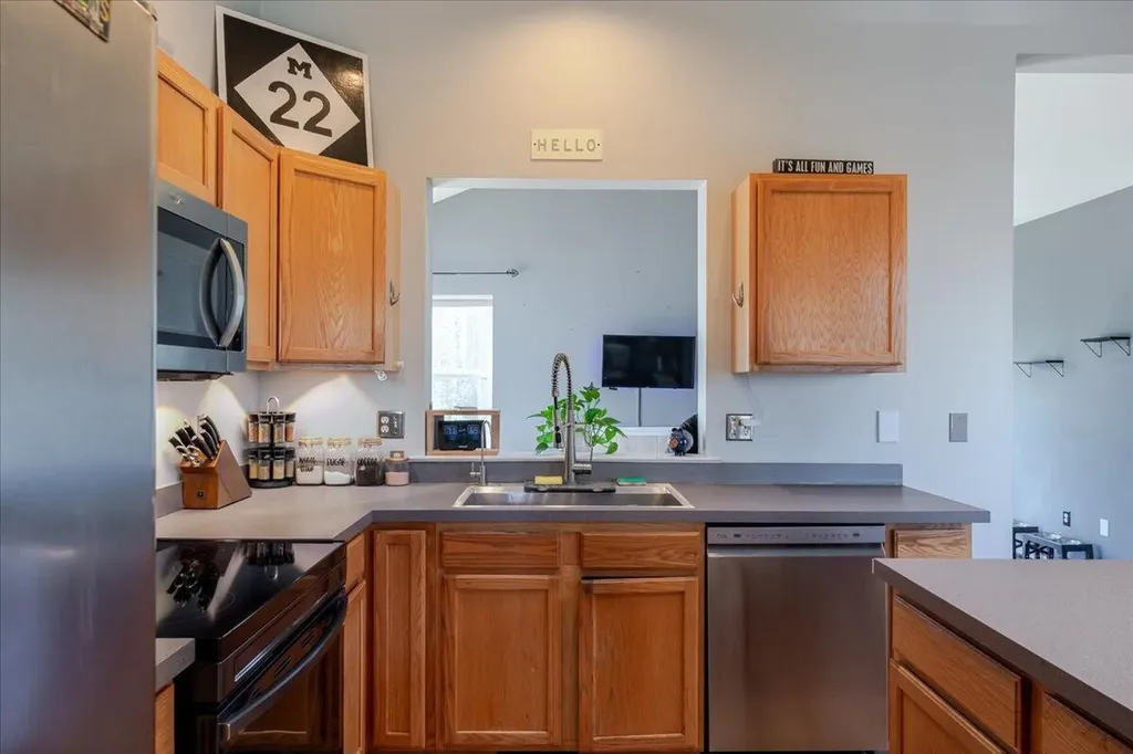 7956 Thornhill Drive Ypsilanti Charter Township MI 48197