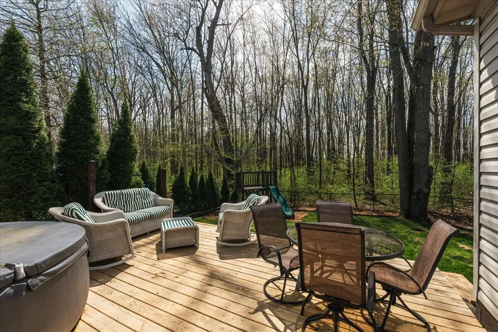 7956 Thornhill Drive Ypsilanti Charter Township MI 48197