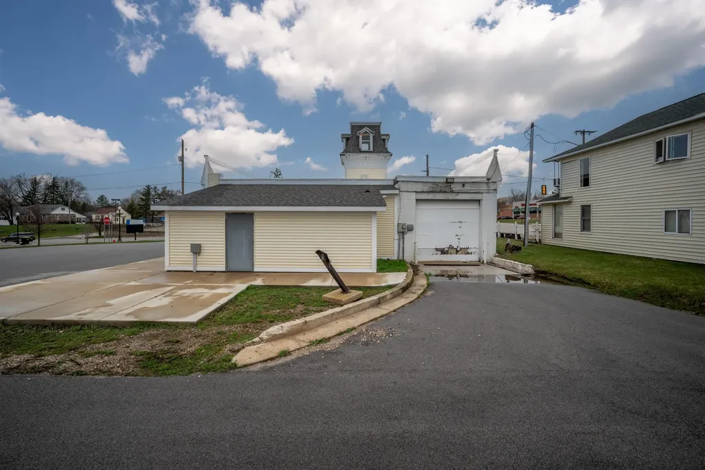 508 E Houghton Avenue West Branch Township MI 48661