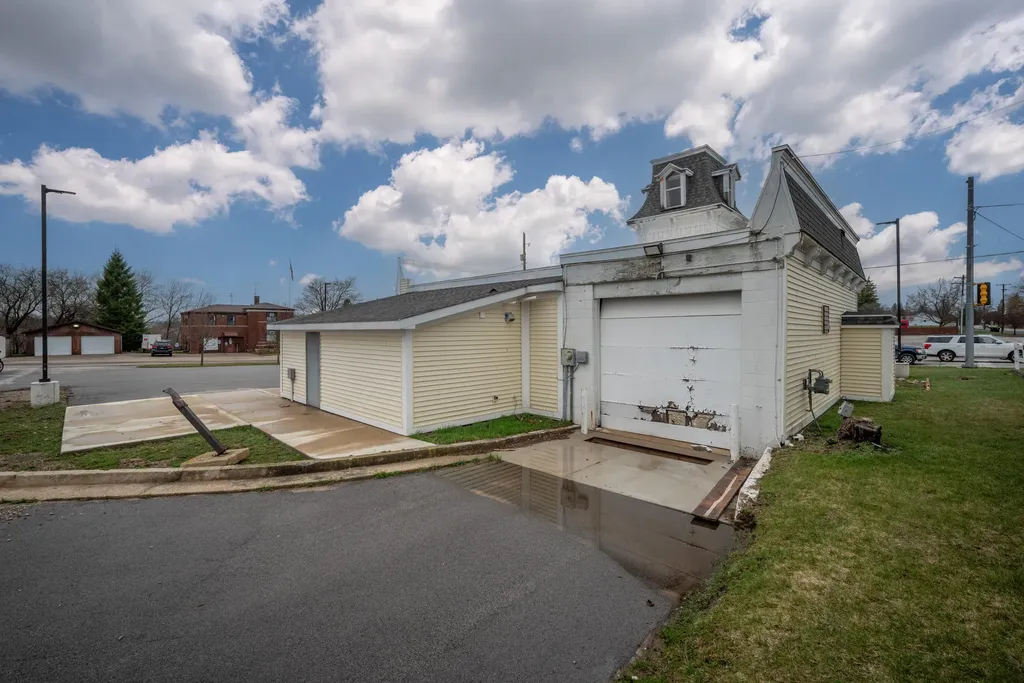 508 E Houghton Avenue West Branch Township MI 48661