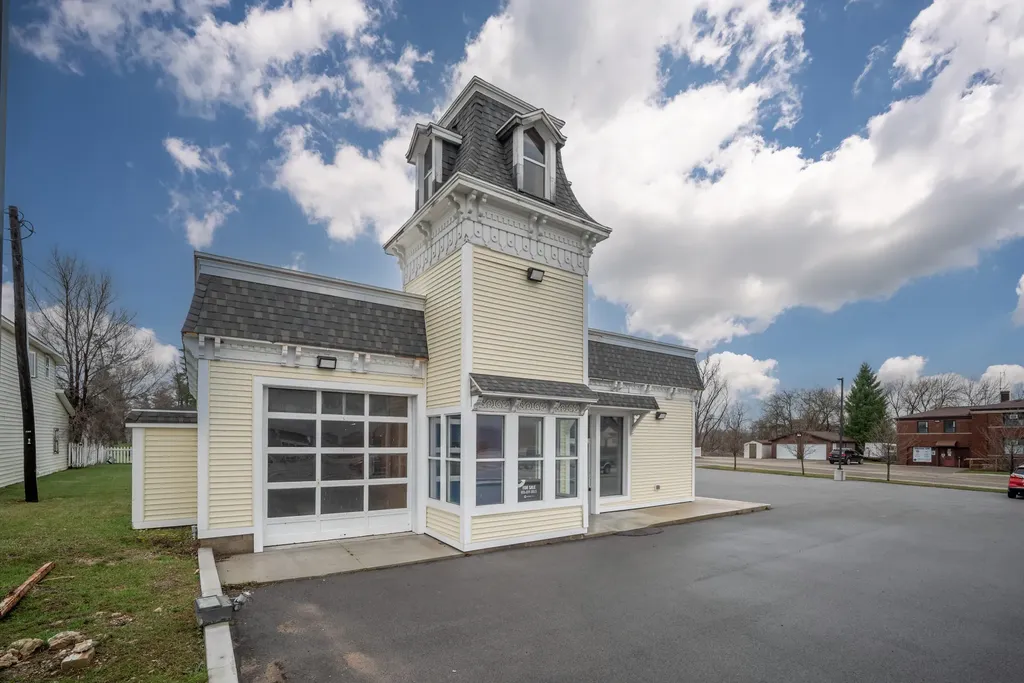 508 E Houghton Avenue West Branch Township MI 48661