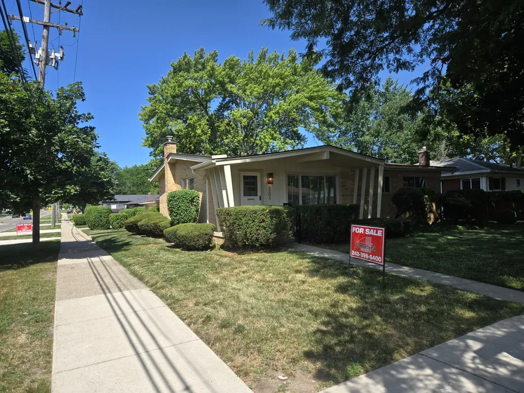 4203 Manor Avenue Royal Oak City MI 48073