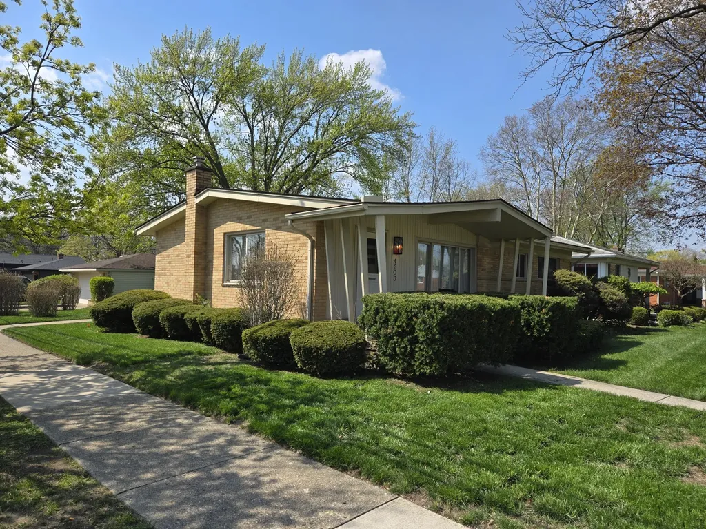 4203 Manor Avenue Royal Oak City MI 48073