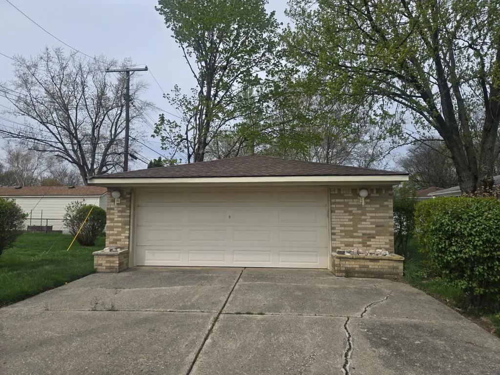 4203 Manor Avenue Royal Oak City MI 48073