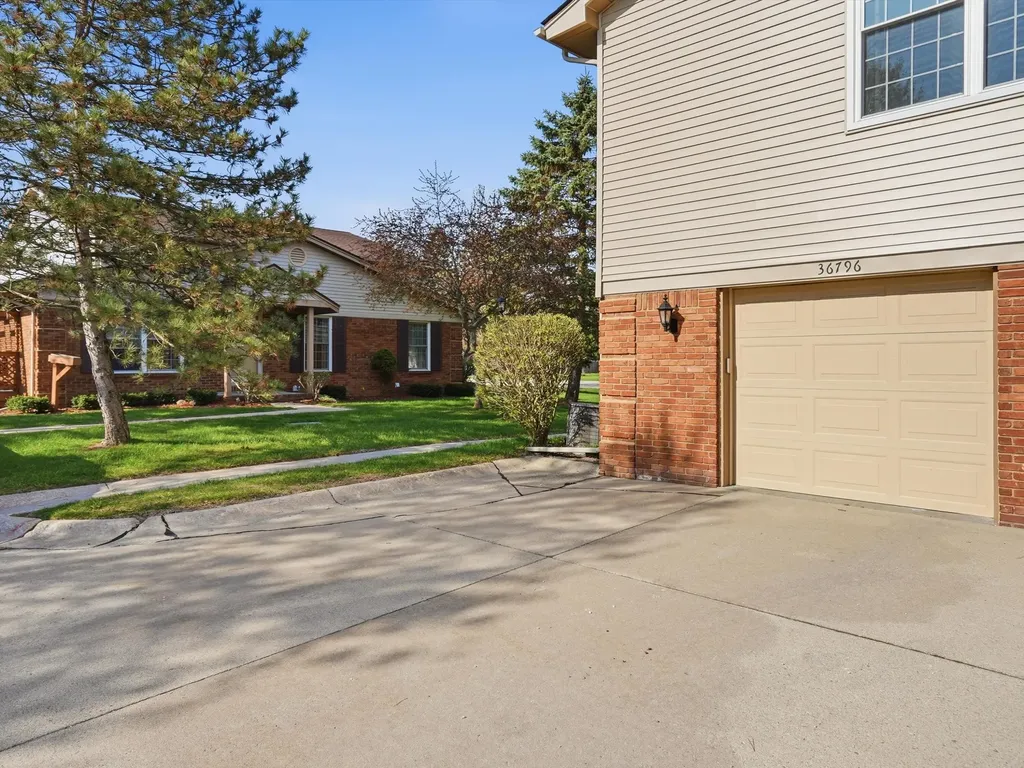 36796 Lakeview Lane Richmond City MI 48062