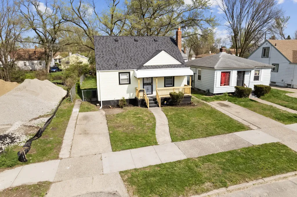 19990 Pinehurst Street Detroit City MI 48221
