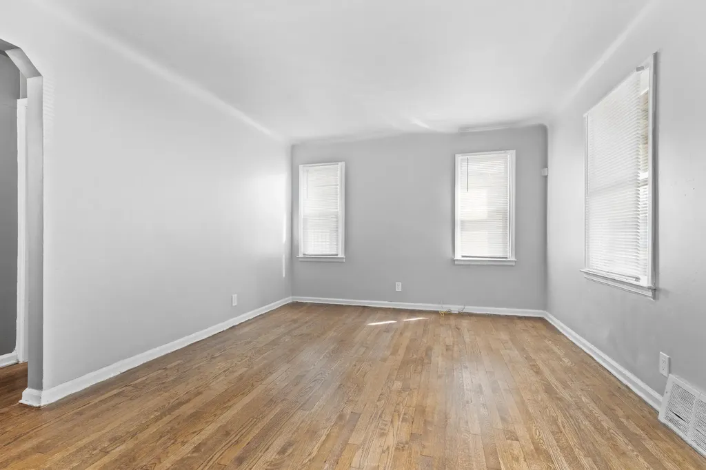 19990 Pinehurst Street Detroit City MI 48221