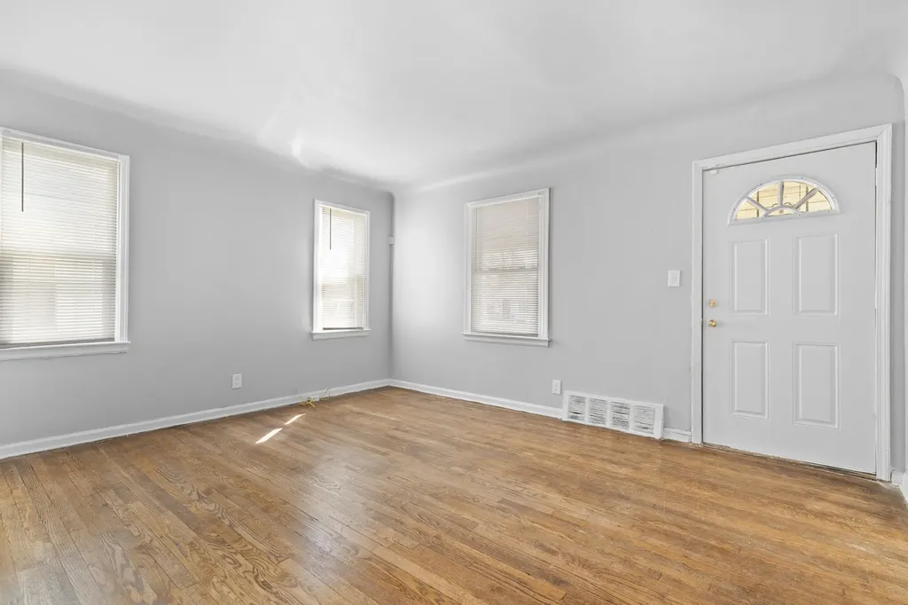 19990 Pinehurst Street Detroit City MI 48221