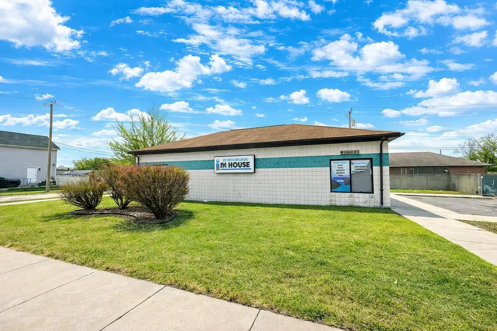 21720 15 Mile Road Clinton Charter Township MI 48035