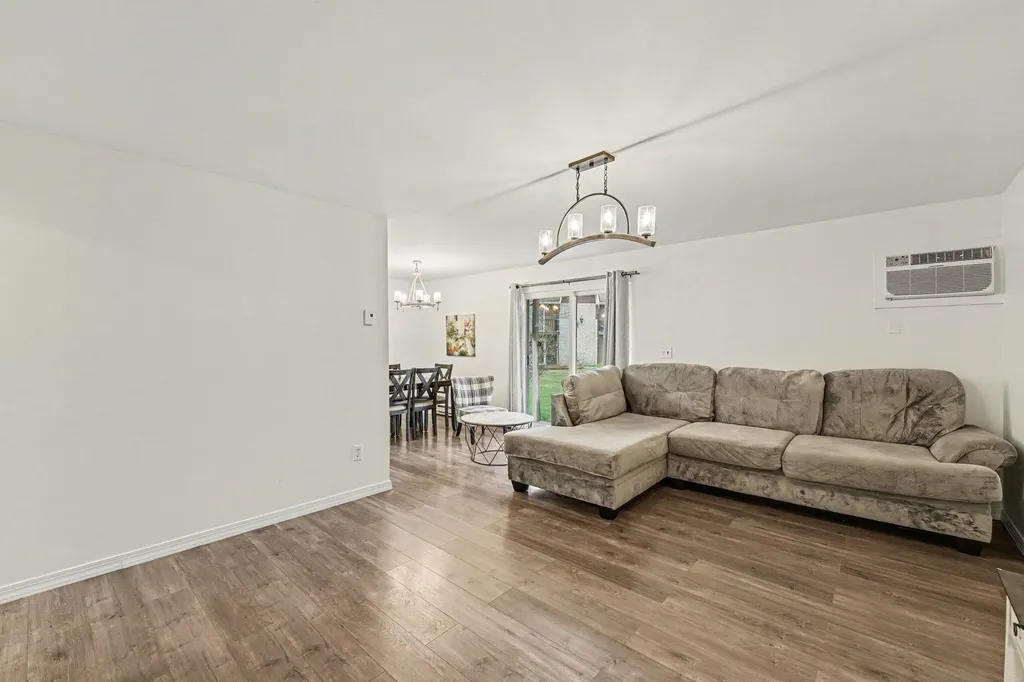 7602 Woodview Street Westland City MI 48185