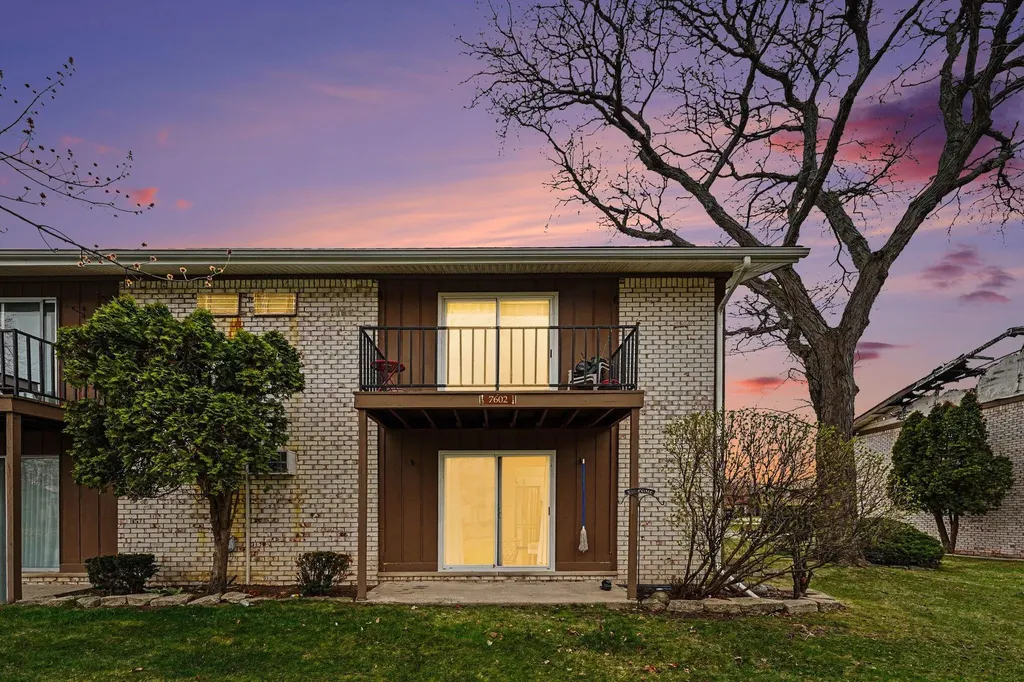 7602 Woodview Street Westland City MI 48185