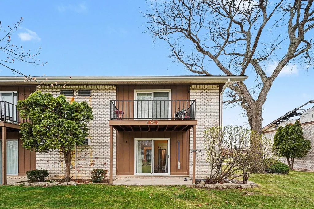 7602 Woodview Street Westland City MI 48185
