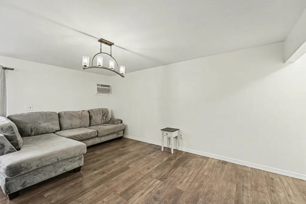 7602 Woodview Street Westland City MI 48185