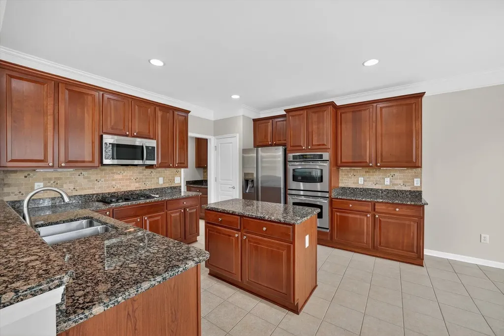 27118 Walloon Way Brownstown Charter Township MI 48134