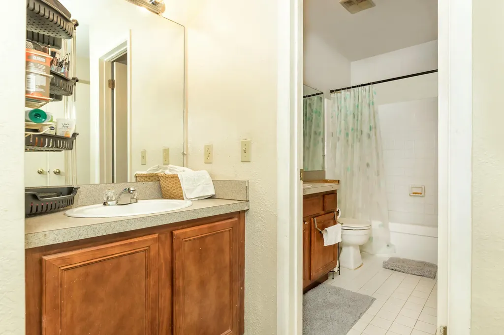 24684 Cashmere Court Southfield City MI 48033