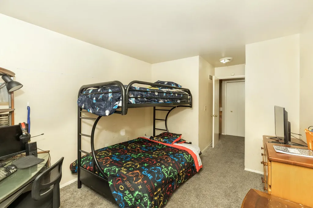 24684 Cashmere Court Southfield City MI 48033