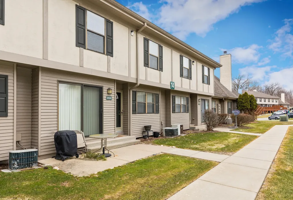 24684 Cashmere Court Southfield City MI 48033
