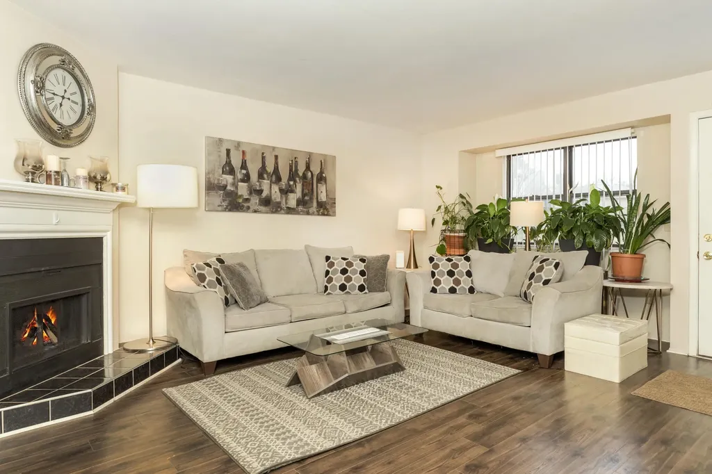 24684 Cashmere Court Southfield City MI 48033