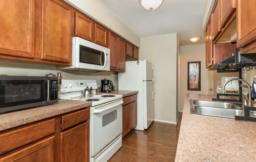 24684 Cashmere Court Southfield City MI 48033