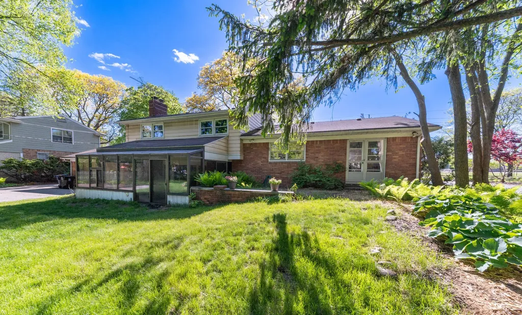 539 S Sheldon Road Plymouth City MI 48170