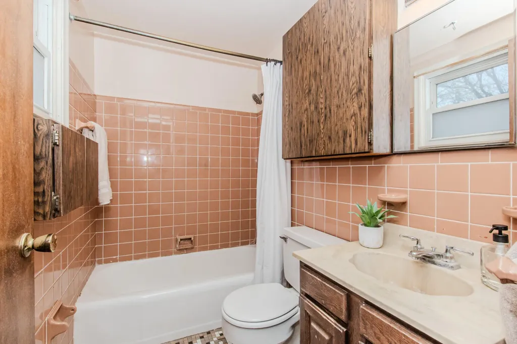539 S Sheldon Road Plymouth City MI 48170