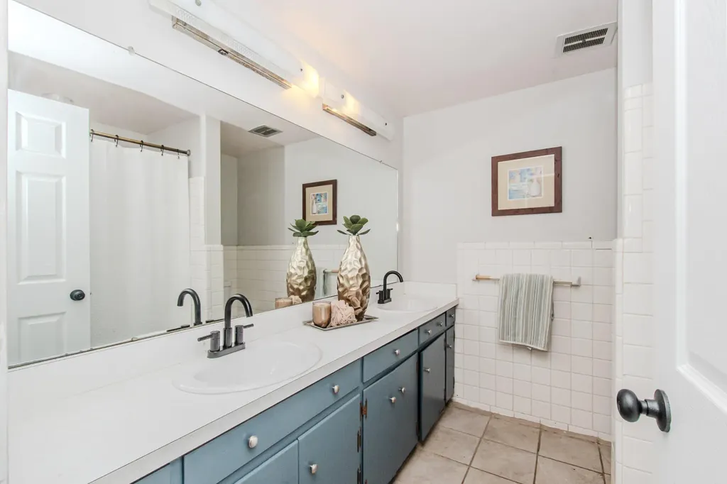 539 S Sheldon Road Plymouth City MI 48170
